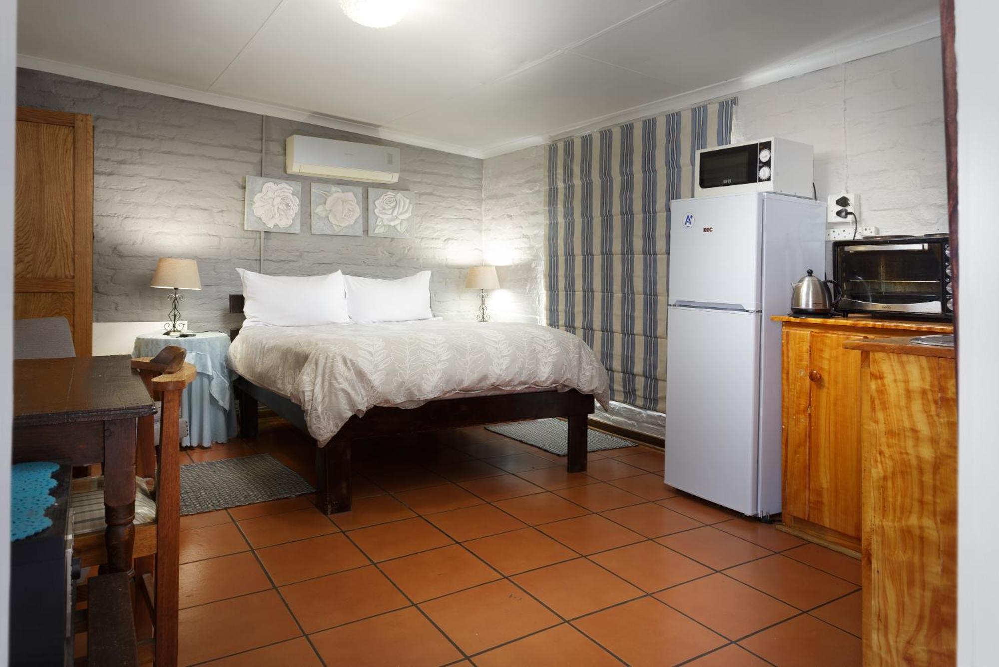 Horse And Mill Guesthouse Colesberg Esterno foto