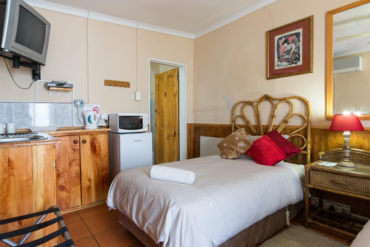 Horse And Mill Guesthouse Colesberg Esterno foto