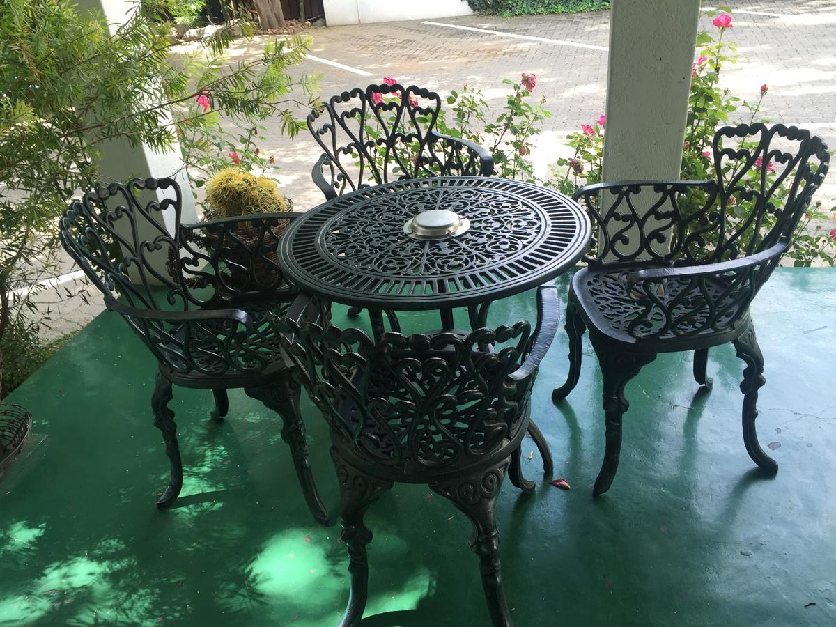 Horse And Mill Guesthouse Colesberg Esterno foto